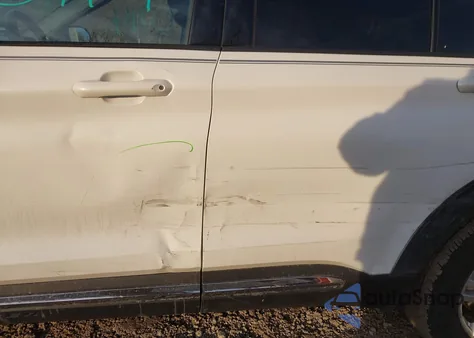 2020 Ford Explorer Xlt z USA, uszkodzony, nr VIN 1FMSK8DH7LGB40071